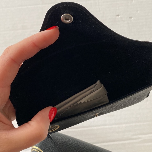 2 Ray Ban sunglasses cases - Picture 3 of 5